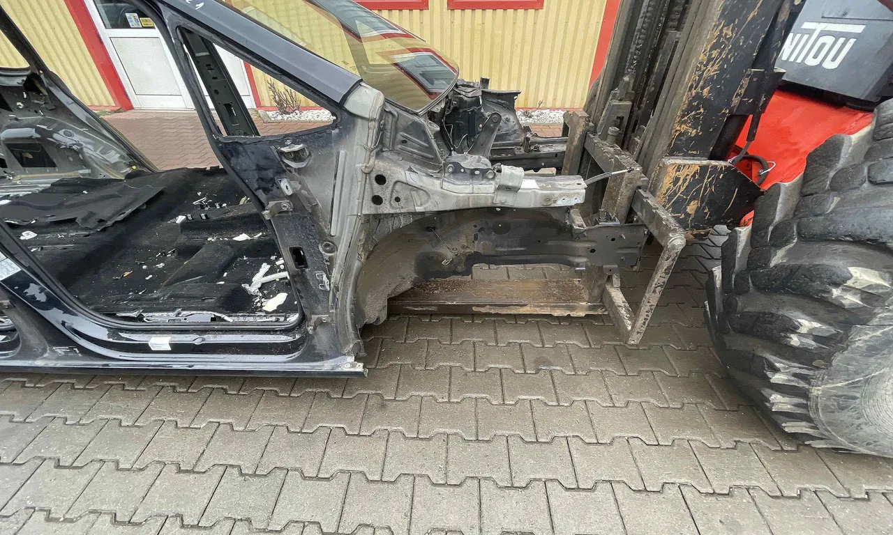 LONJERON DREAPTA VOLKSWAGEN TOURAN 2015-2021