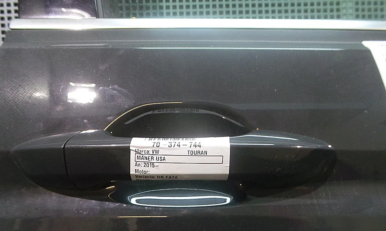 MANER USA FATA DREAPTA VOLKSWAGEN TOURAN 2015-2021