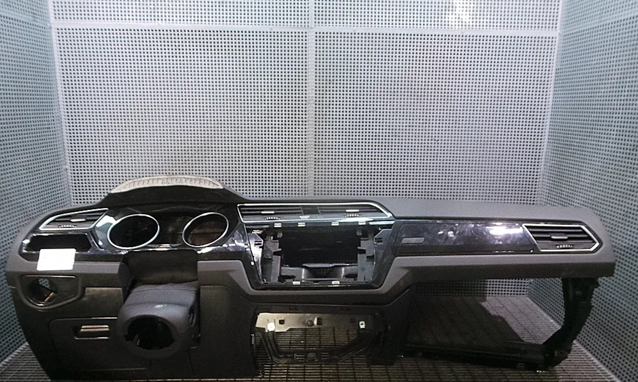 PLANSEU BORD VOLKSWAGEN TOURAN 2015-2021