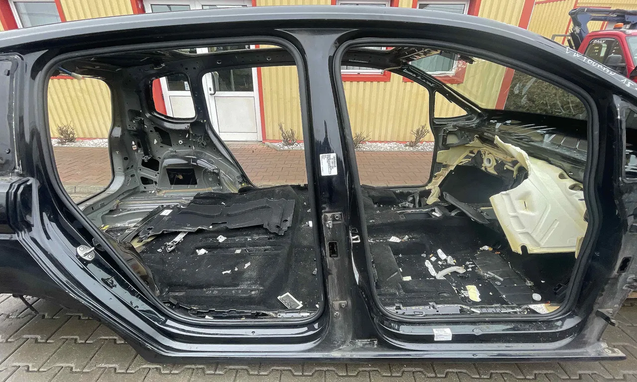 STALP MIJLOC DREAPTA VOLKSWAGEN TOURAN 2015-2021