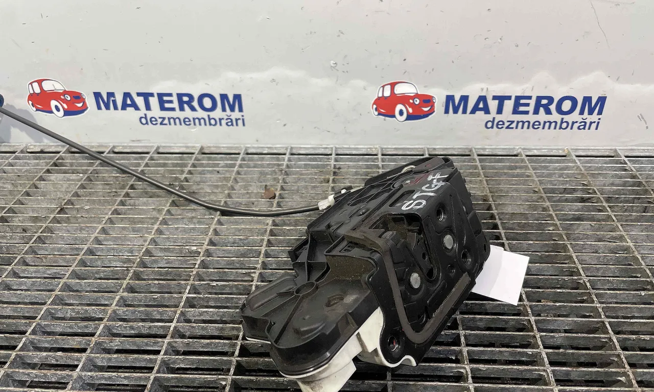 INCUIETOARE USA FATA STANGA VOLKSWAGEN UP! 2011-2016