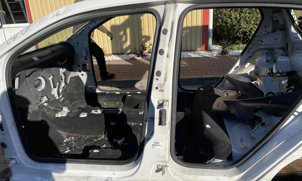 STALP MIJLOC STANGA VOLKSWAGEN UP! 2011-2016