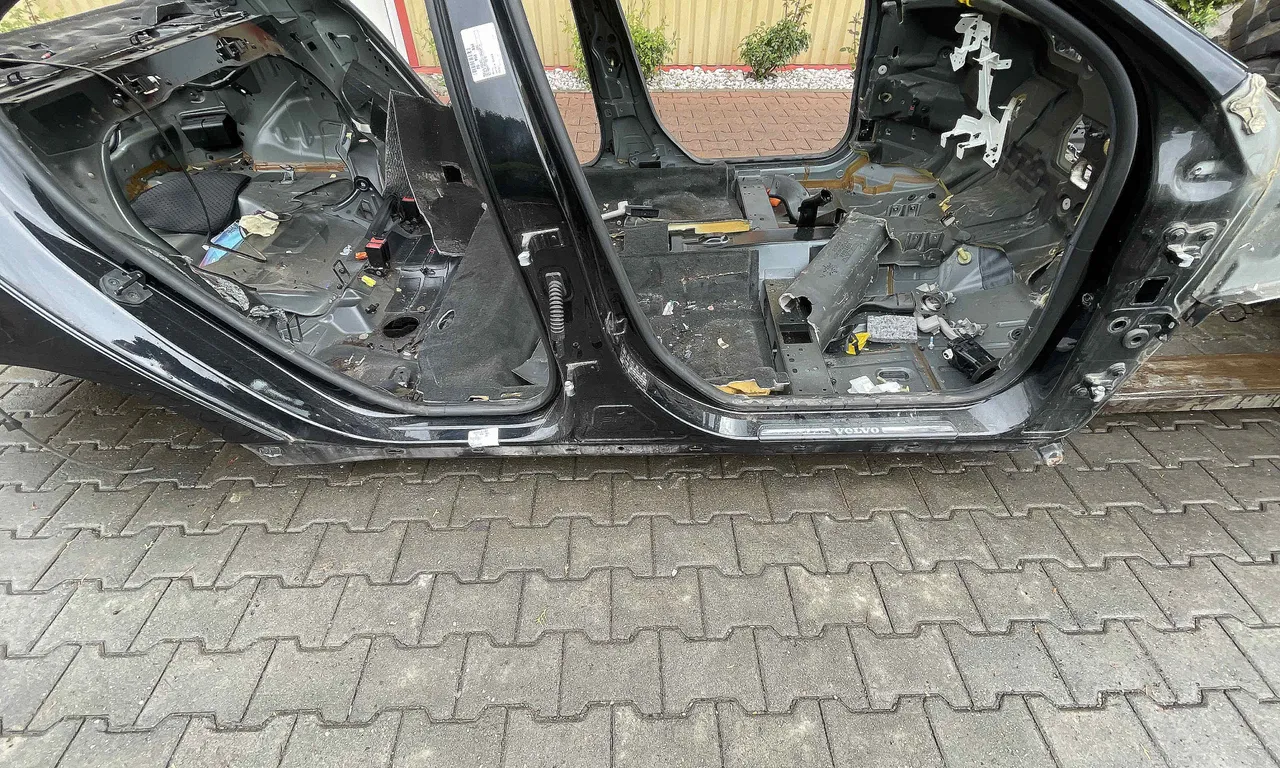 PRAG DREAPTA VOLVO S60 II 2010-2019