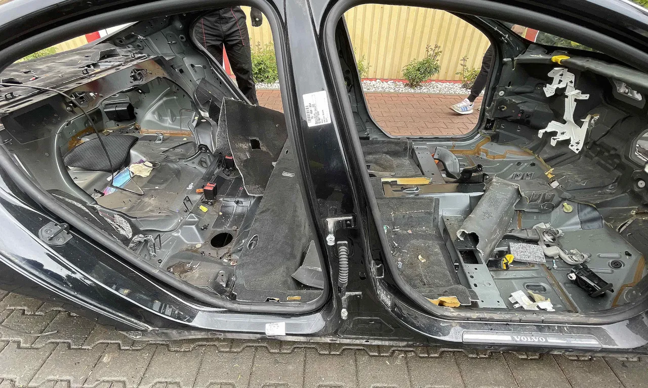 STALP MIJLOC DREAPTA VOLVO S60 II 2010-2019