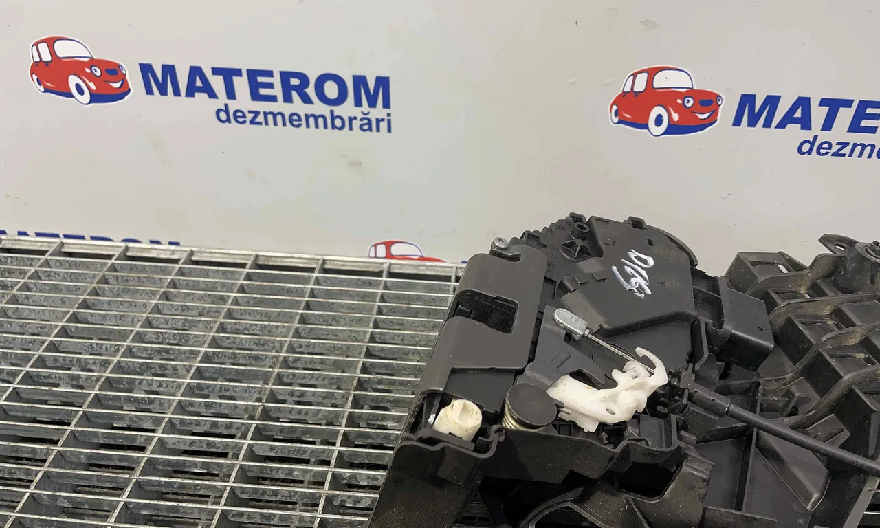 INCUIETOARE USA SPATE DREAPTA VOLVO S80 II 2006-2016