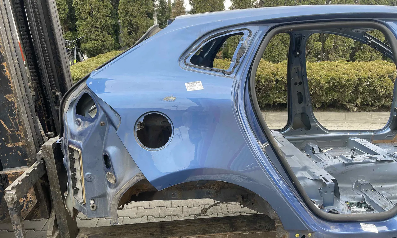 ARIPA SPATE DREAPTA VOLVO V40 2012-2019