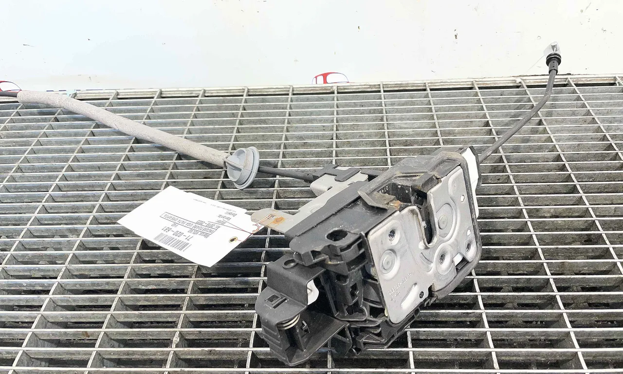 INCUIETOARE USA FATA DREAPTA VOLVO V40 2012-2019
