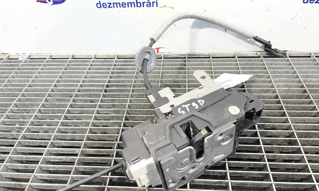 INCUIETOARE USA SPATE STANGA VOLVO V40 2012-2019