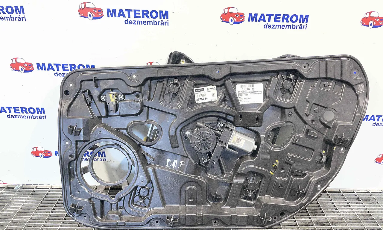MACARA USA FATA DREAPTA VOLVO V40 2012-2019