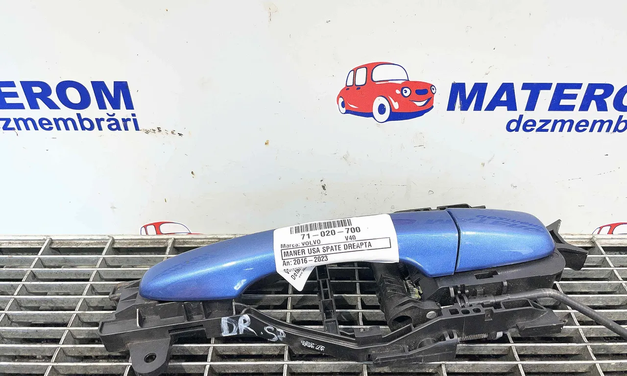 MANER USA SPATE DREAPTA VOLVO V40 2012-2019