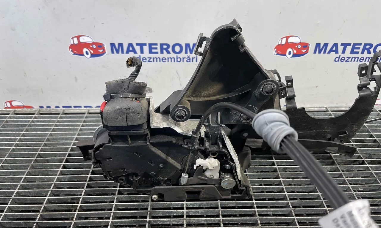 INCUIETOARE USA FATA DREAPTA VOLVO V50 2003-2012
