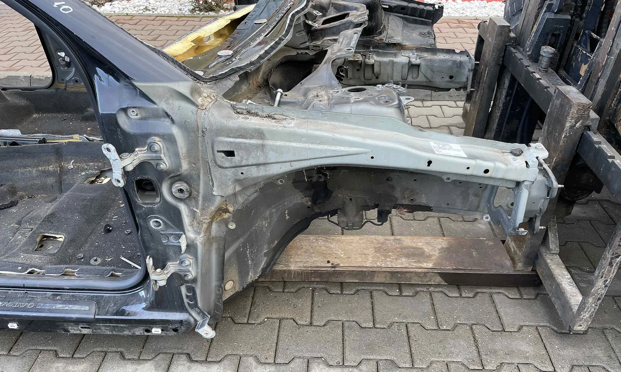 LONJERON DREAPTA VOLVO V50 2003-2012