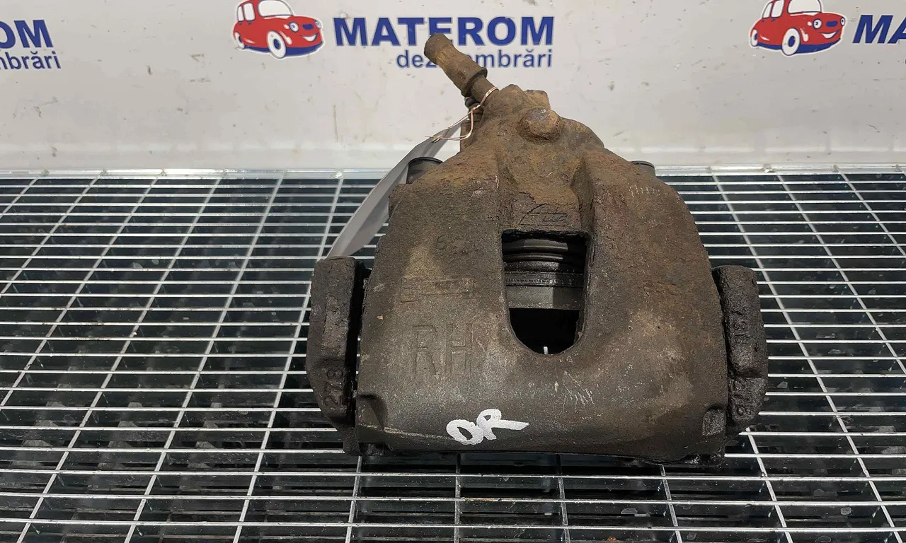 ETRIER FATA DREAPTA VOLVO V50 2003-2012