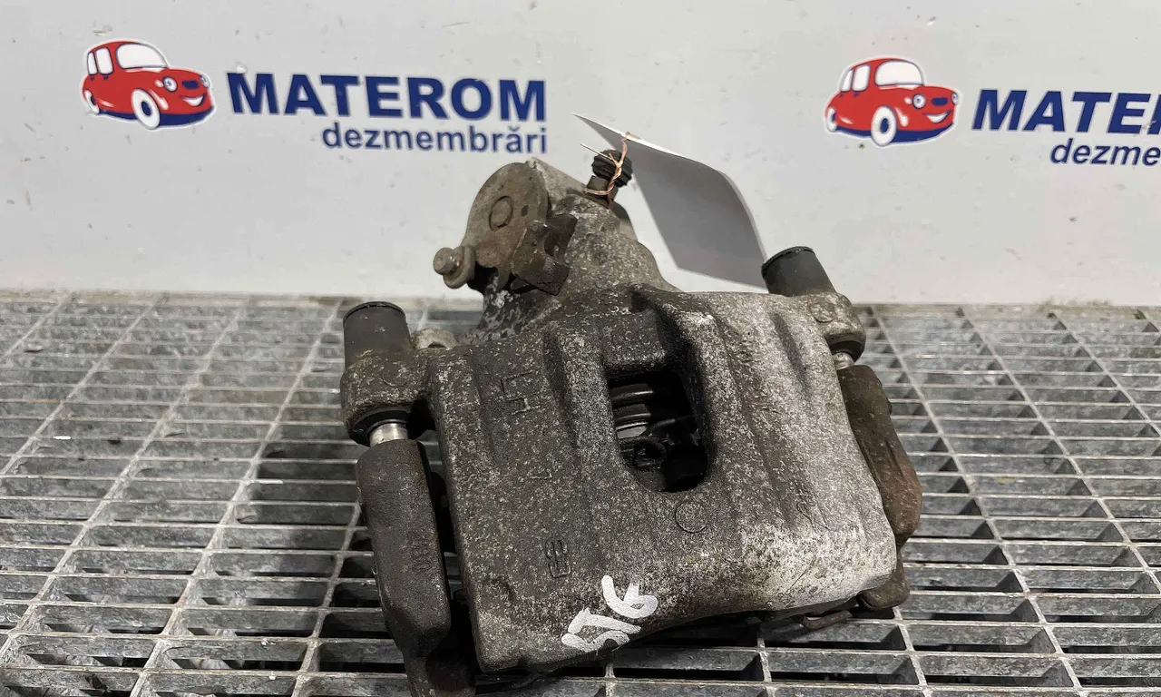 ETRIER SPATE STANGA VOLVO V50 2003-2012
