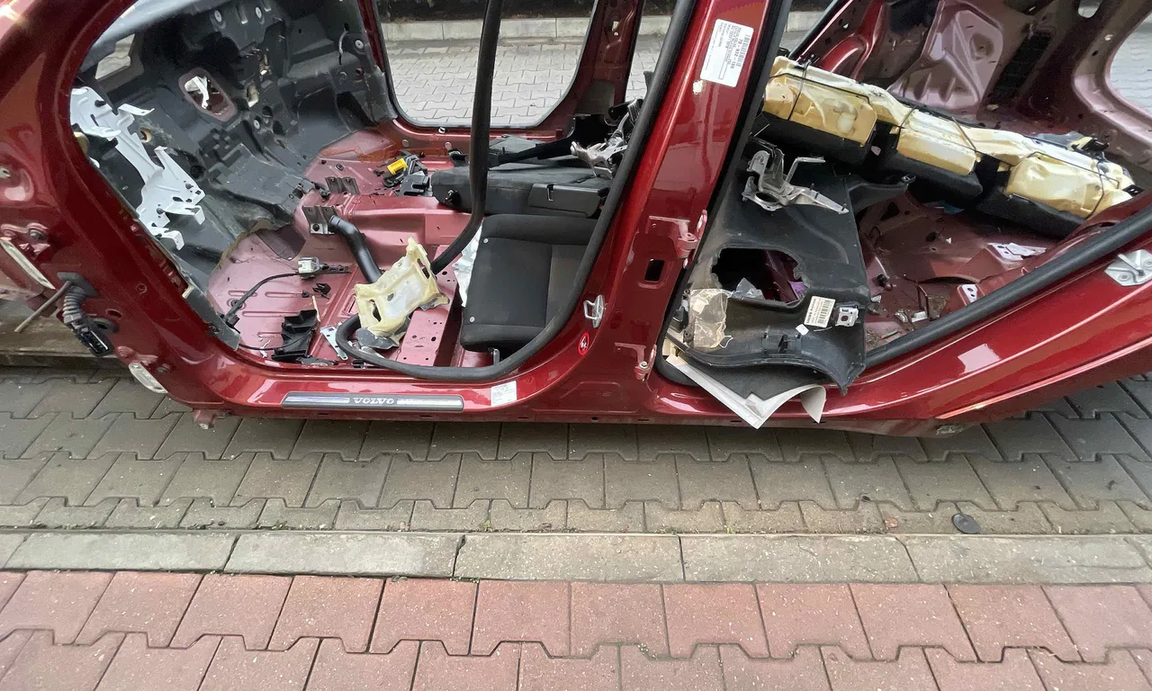 PRAG STANGA VOLVO V60 I 2010-2018
