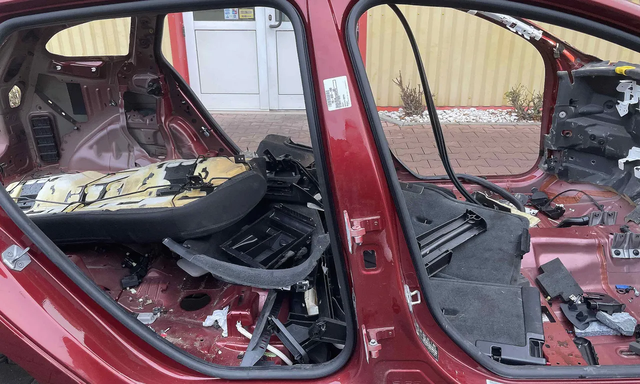 STALP MIJLOC DREAPTA VOLVO V60 I 2010-2018