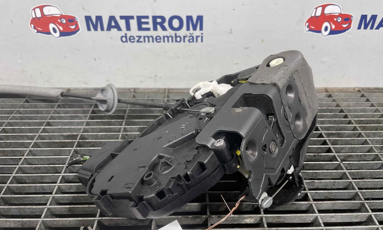 INCUIETOARE USA SPATE DREAPTA VOLVO V70 III 2007-2016