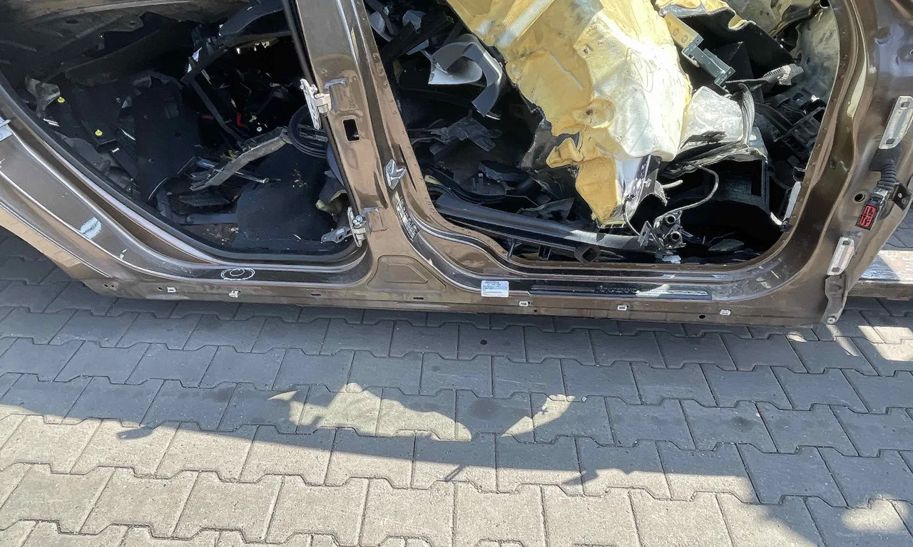 PRAG DREAPTA VOLVO V70 III 2007-2016