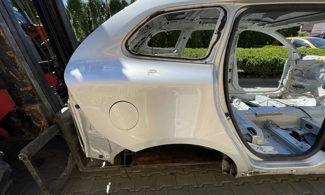 ARIPA SPATE DREAPTA VOLVO XC60 I 2008-2018