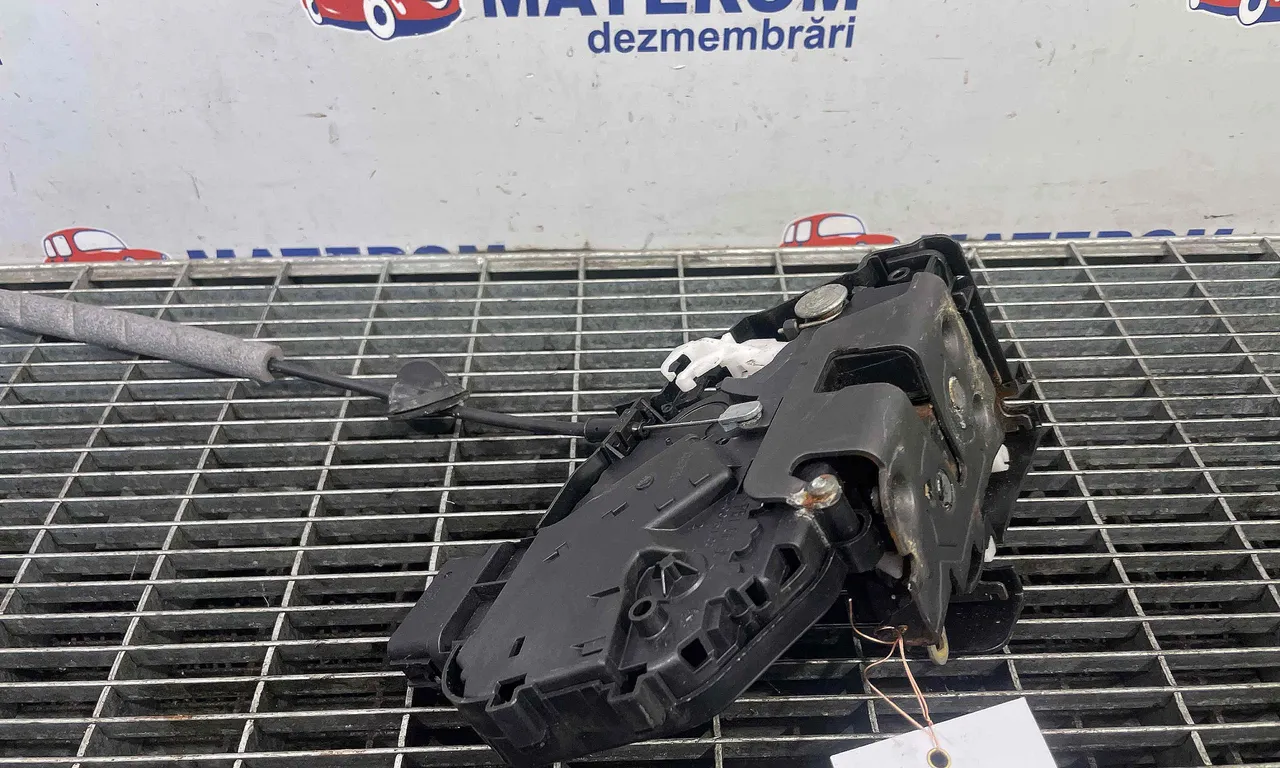 INCUIETOARE USA FATA DREAPTA VOLVO XC60 I 2008-2018