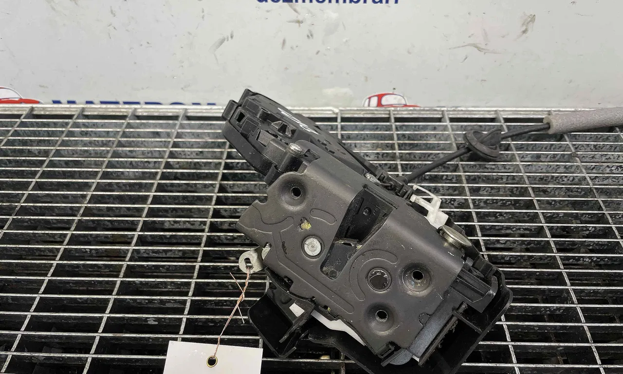 INCUIETOARE USA SPATE DREAPTA VOLVO XC60 I 2008-2018