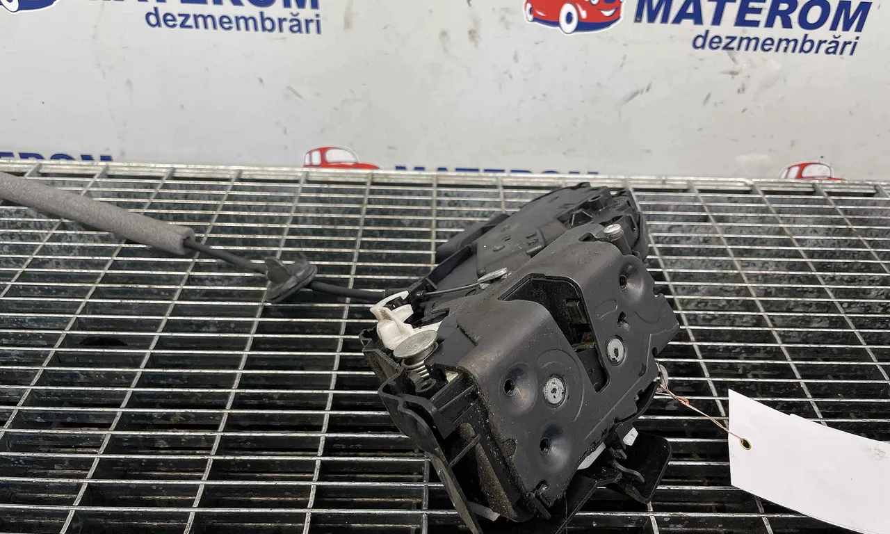 INCUIETOARE USA SPATE STANGA VOLVO XC60 I 2008-2018