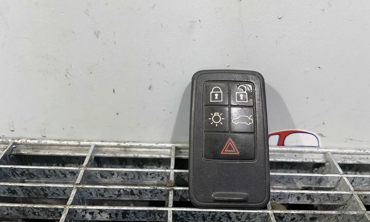CHEIE CONTACT VOLVO XC60 I 2008-2018