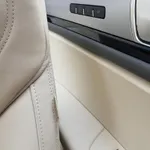 Interior complet din piele alba full electric cu memorie VOLKSWAGEN TOUAREG 2010-2018, vedere laterala