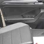 Interior din piele si textil VOLKSWAGEN T-ROC 2017-2026, vedere laterala
