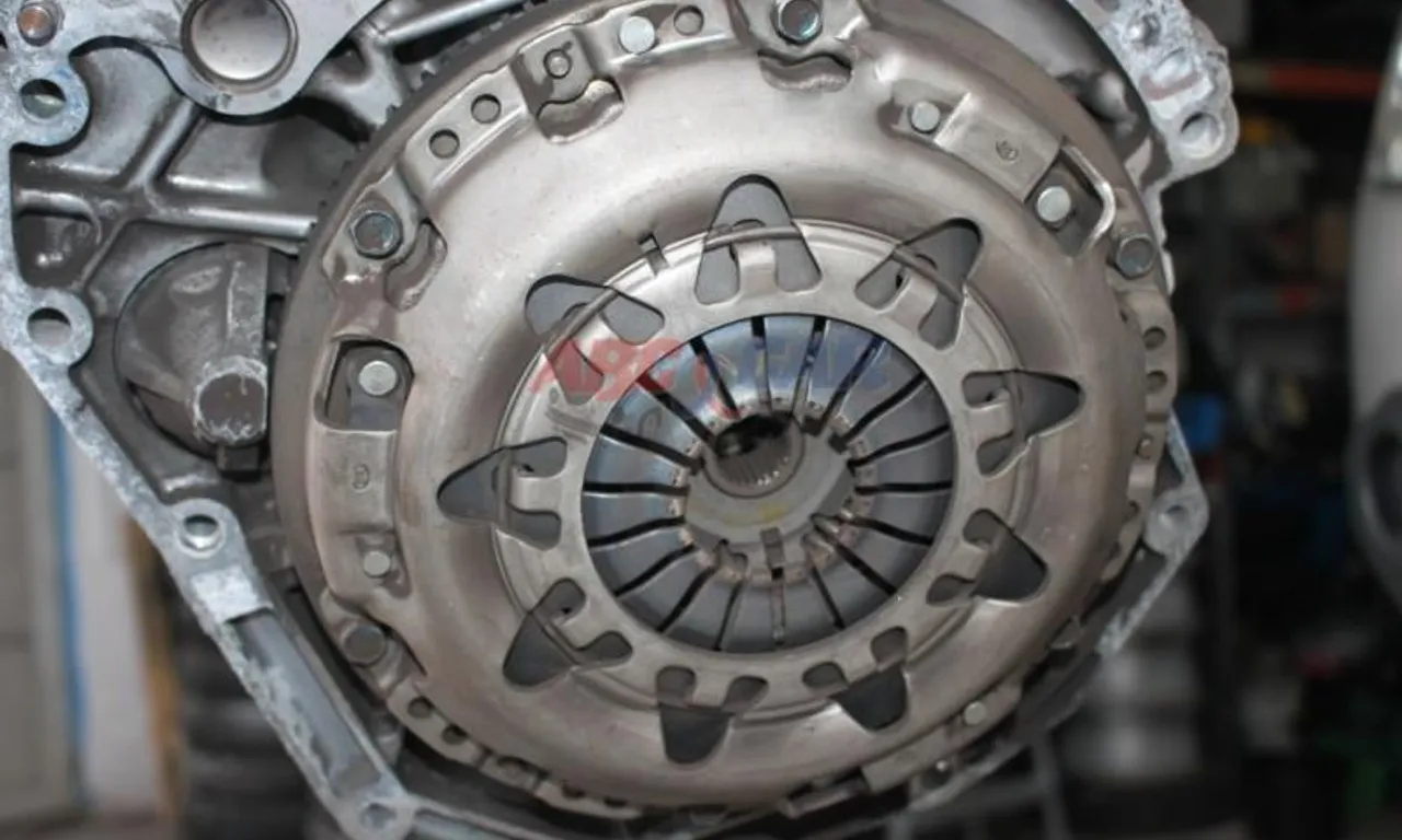 Kit ambreiaj NISSAN QASHQAI I 2006-2015