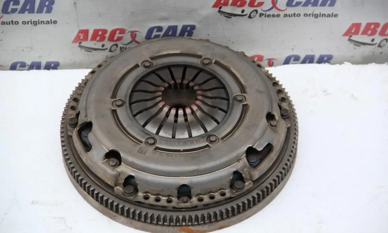 Kit ambreiaj SKODA KAMIQ 2019-null