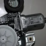 Macara cu motoras geam dreapta fata TOYOTA COROLLA 2006-2018 85710-0D100, vedere laterala