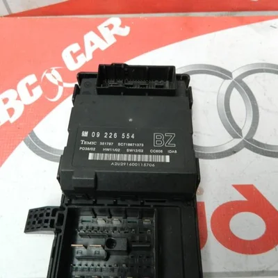 Modul tablou siguranta OPEL VECTRA C GTS 2002-2009 09226554BZ, vedere frontata