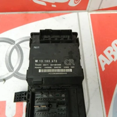 Modul tablou siguranta OPEL VECTRA C GTS 2002-2009 13165970CR, vedere frontata