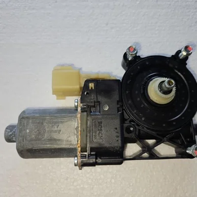 Motoras macara geam fata dreapta