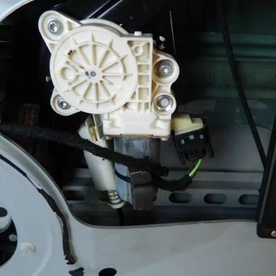 Motoras macara stanga spate MERCEDES CLS 2004-2011, vedere frontata