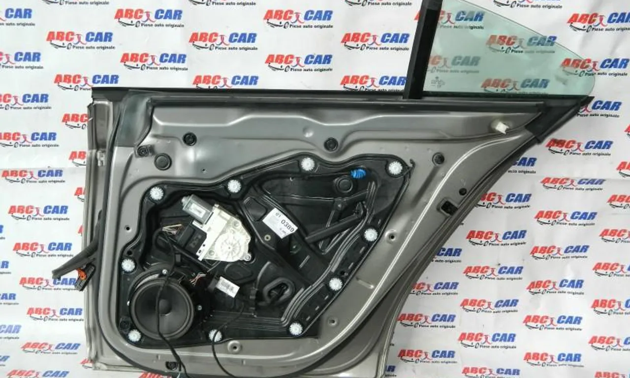 Motoras usa dreapta spate VOLKSWAGEN PASSAT CC B6 2008-2012