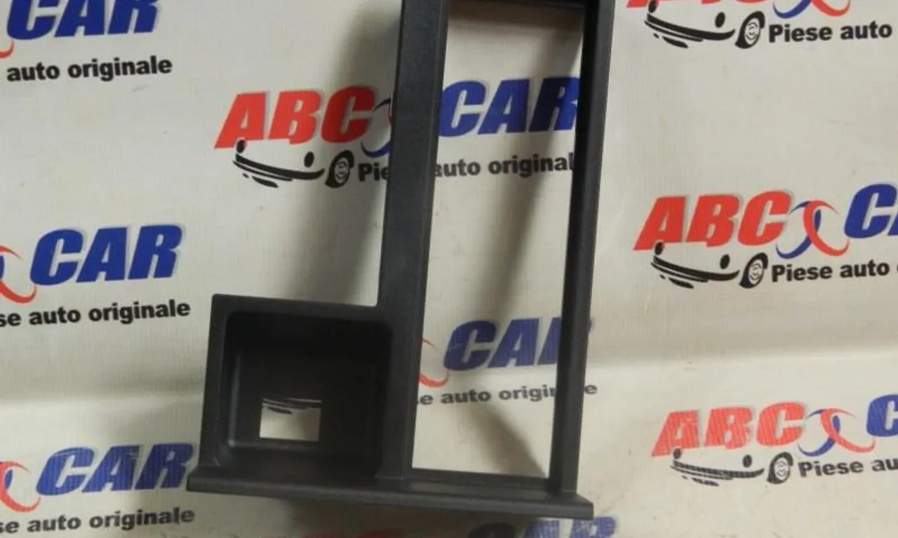 Mufa Auxiliara VOLKSWAGEN TOURAN 2015-2006