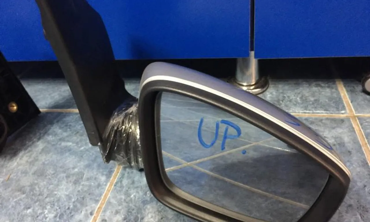 Oglinda dreapta VOLKSWAGEN UP! 2011-2016