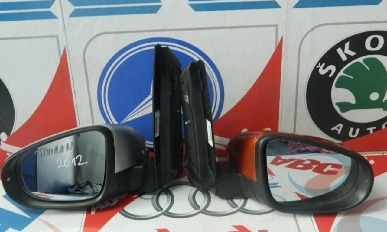 Oglinda stanga VOLKSWAGEN TOURAN VAN 2010-2015