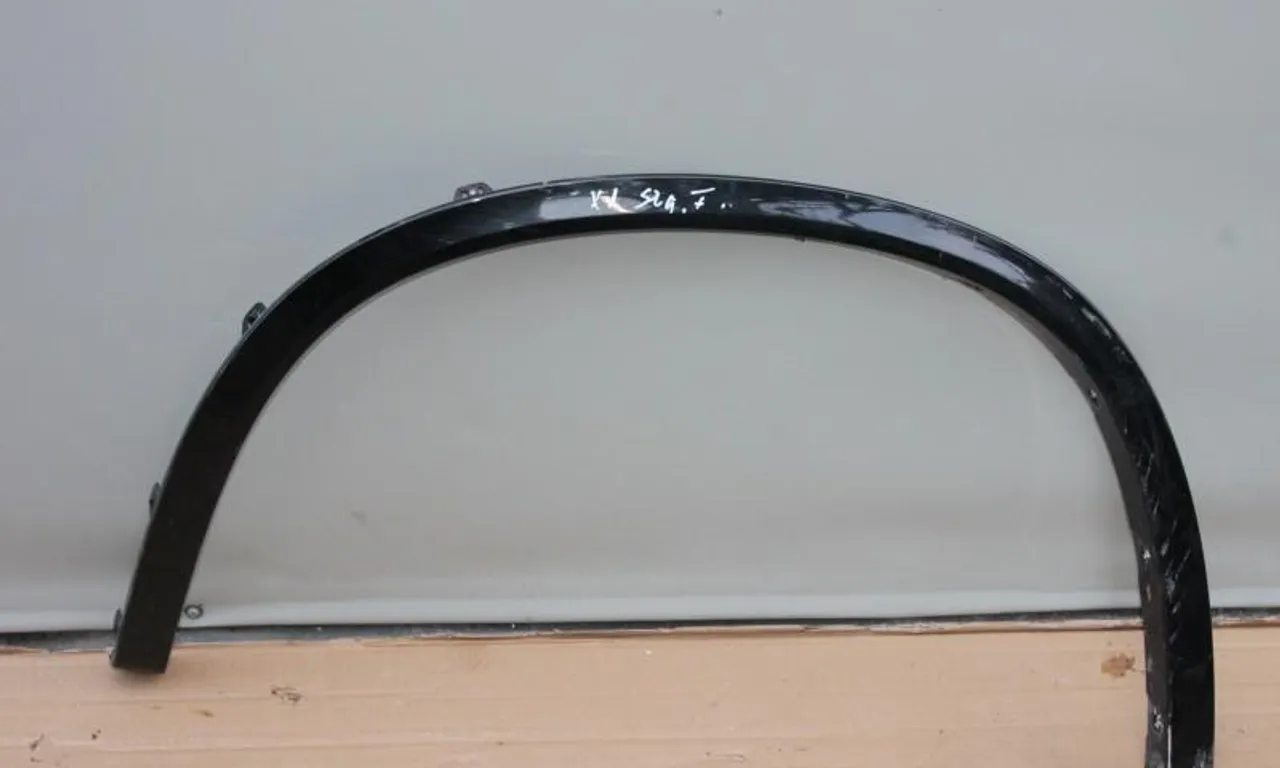 Ornament aripa stanga fata BMW X1 2009-2015