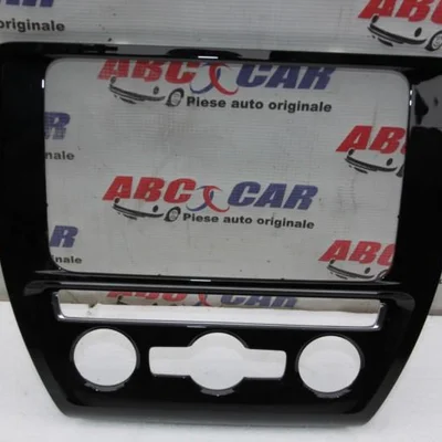 Ornament bord VOLKSWAGEN JETTA VI 2008-2019 5C6858069F, vedere frontata