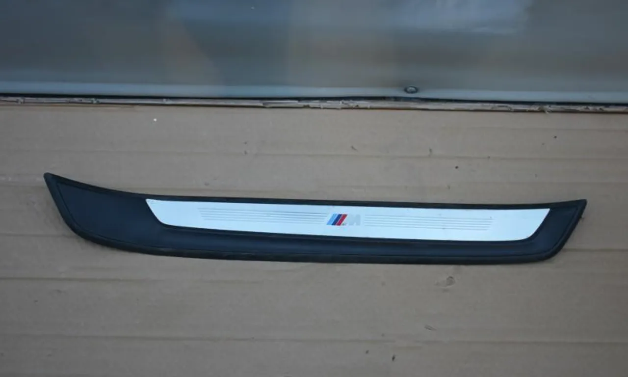 Ornament m-pachet prag dreapta fata BMW X1 2009-2015