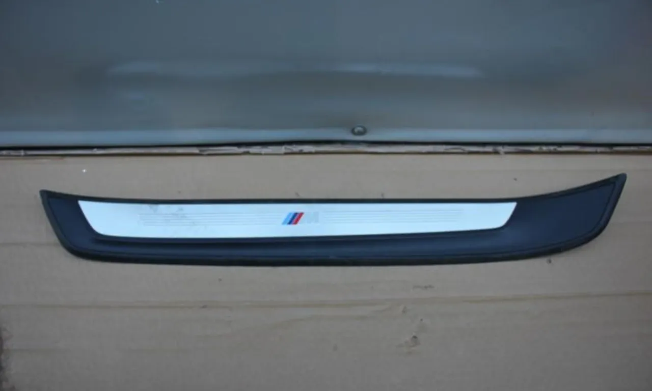 Ornament m-pachet prag stanga fata BMW X1 2009-2015