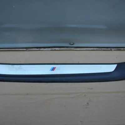 Ornament m-pachet prag stanga fata BMW X1 2009-2015 7318567-01, vedere frontata