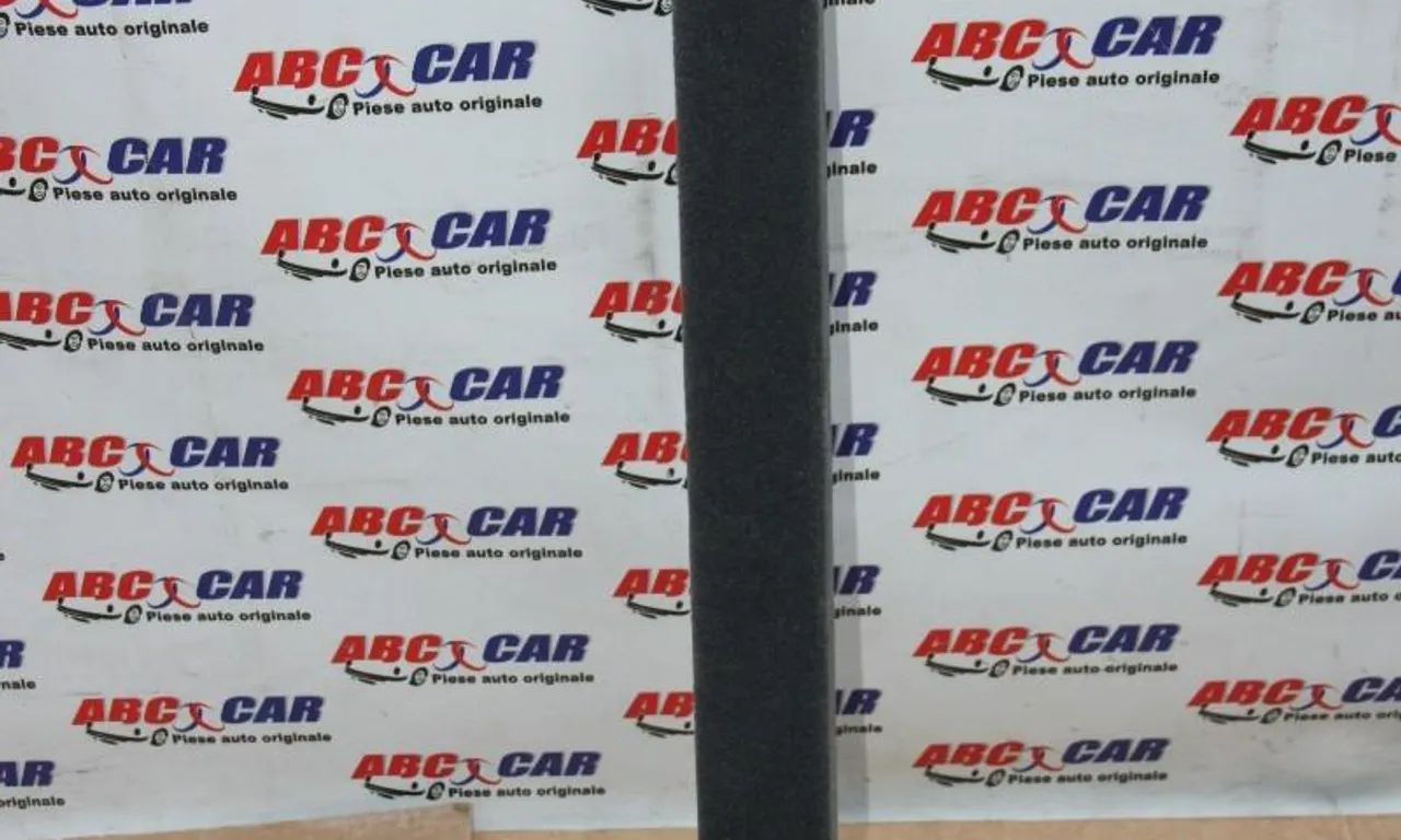 Ornament portbagaj dreapta VOLKSWAGEN TOUAREG 2010-2018