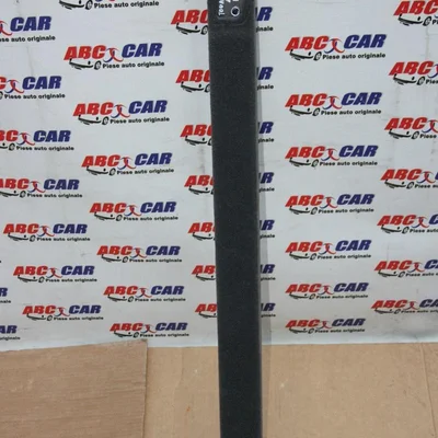 Ornament portbagaj dreapta VOLKSWAGEN TOUAREG 2010-2018 7P6863528A, vedere frontata