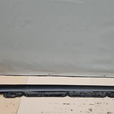 Ornament prag dreapta MERCEDES C-CLASS 2013-2023 A2056907202, vedere frontata