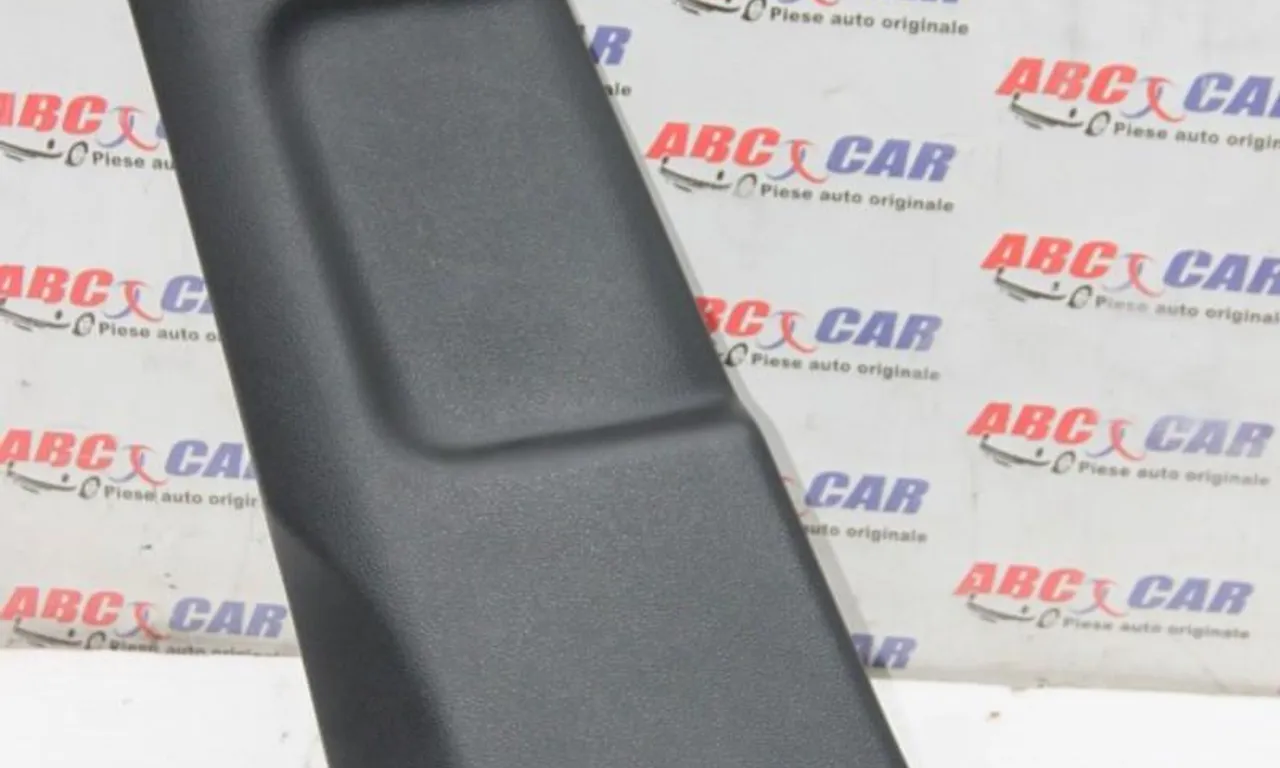 Ornament stalp stanga VOLKSWAGEN JETTA VI 2008-2019