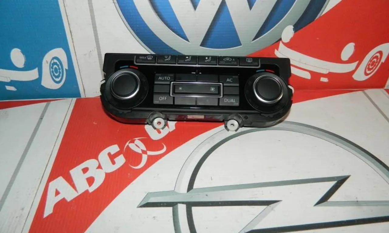 Panou clima VOLKSWAGEN PASSAT B7 2010-2014